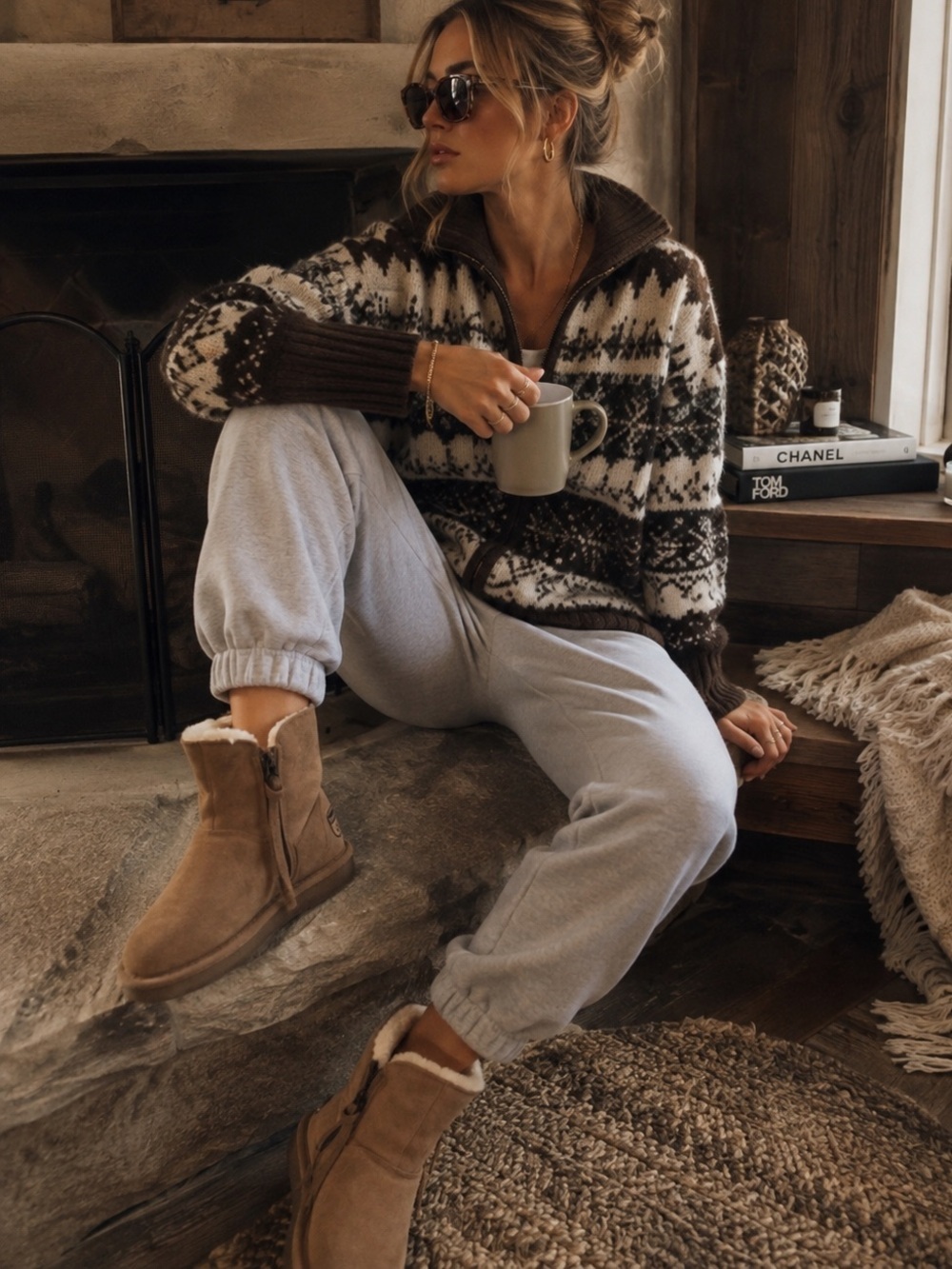 Bearpaw Tressa lined winter boots in brown cow suede with a zip closure.
